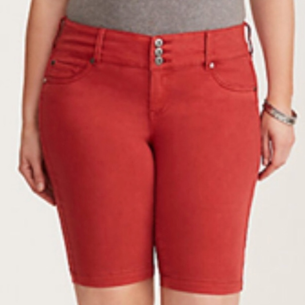 TORRID BERMUDA SHORTS RED WASH (2 SIZES AVAILABLE)